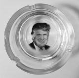Popelník Donald Trump