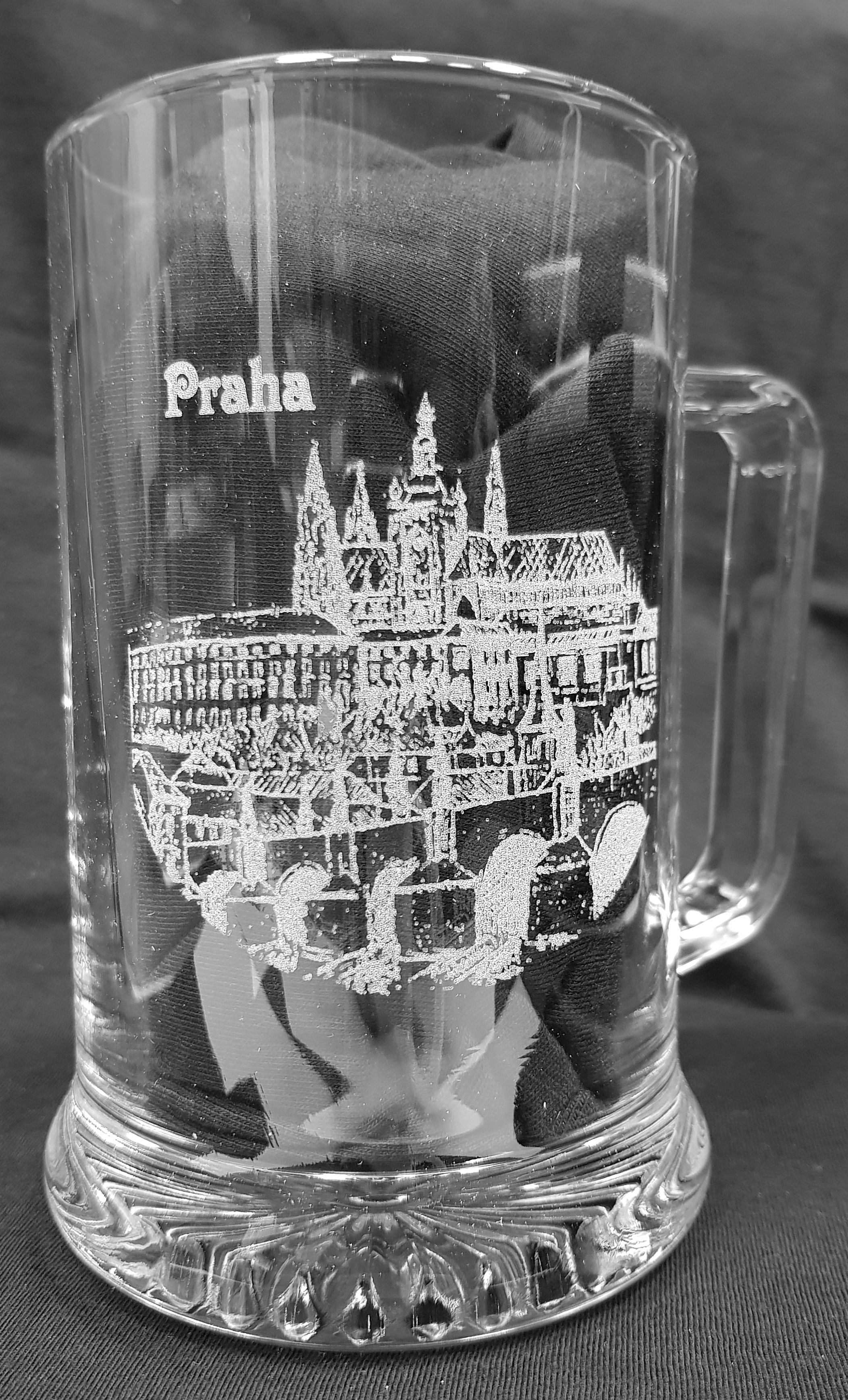 Gravírovaná sklenice 0,5l - Pražský hrad